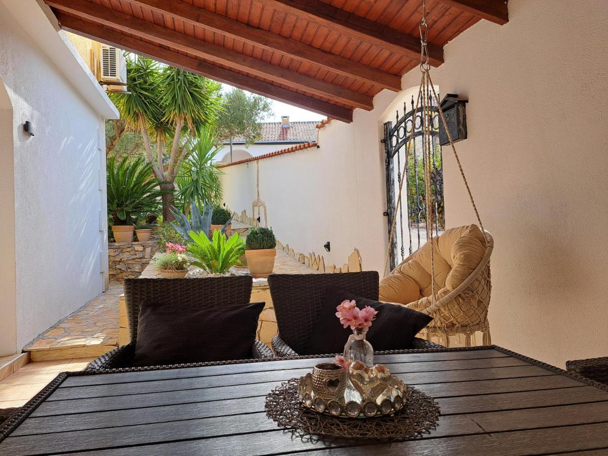 Apartments Brac Supetar Exterior photo